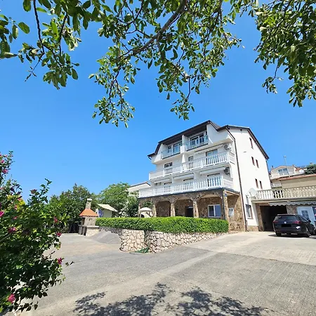 Apartment Anita 1 150m From The *